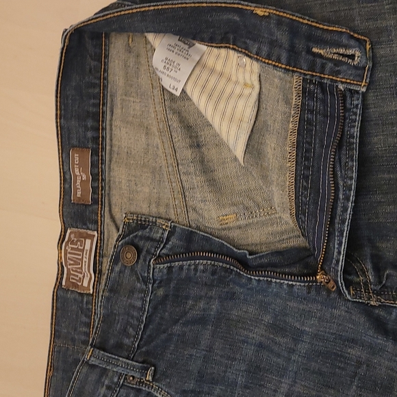 Classic Cut Off Levi's Worn in Jean Shorts - Picture 7 of 11